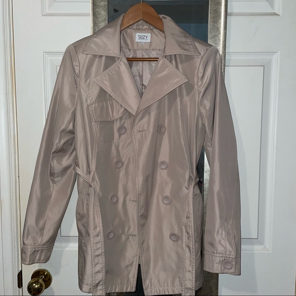 Suzy Shier Cream/Champagne Mini Trench Coat (with belt)